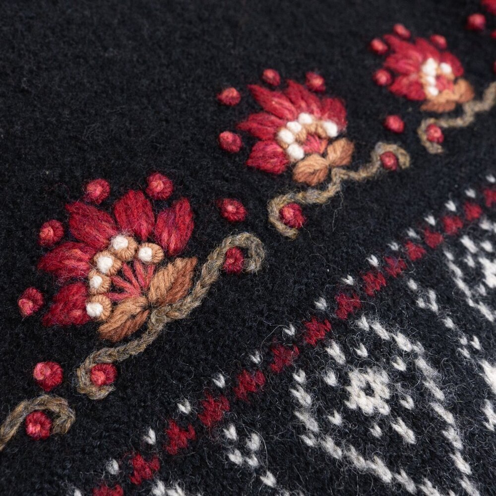 Icelandic Design Wool Cardigan Full Zip Jacket Embroidered Floral Fair Isle - Picture 11 of 16